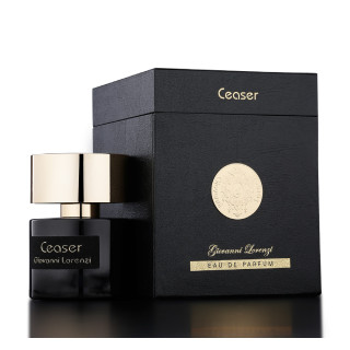 Fragrance World Ceaser EDP 100 ml — опаковка на продукта; много близък план; на светъл фон