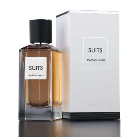 Fragrance World Suits EDP 100 ml — toode ja pakend; lähivaade; valgel taustal; lähim kadreering