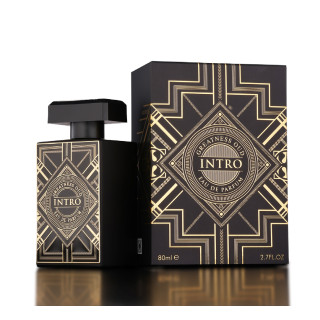 Fragrance World Intro Greatness Oud EDP 80 ml — упаковка товара; очень крупный план; на белом фоне