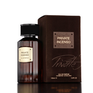 Fragrance World Private Incenso EDP 100 ml — Produkt und Verpackung; Nahaufnahme; auf dunklem Hintergrund