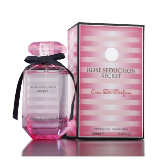 Fragrance World Rose Seduction Secret EDP 100 ml — товар и упаковка; очень крупный план; на белом фоне