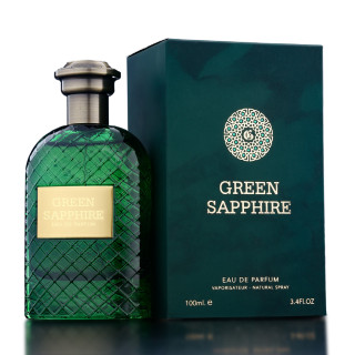 Fragrance World Green Sapphire EDP 100 ml — продукт и опаковка; много близък план; на тъмен фон