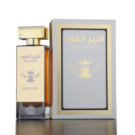 Fragrance World Ameer Al Oud VIP White Oud EDP 100 ml — vue du produit; très gros plan; sur fond sombre