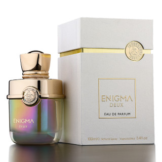 Fragrance World Enigma Deux EDP 100 ml — товар и упаковка; очень крупный план; на тёмном фоне