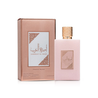 Lattafa Perfume Ameerat Al Arab Prive Rose EDP 100 ml — productverpakking; close-up; op een witte achtergrond; ruimste kadrering
