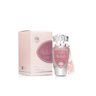 Lattafa Perfume Mohra Silky Rose EDP 100 ml — tuote ja pakkaus; koko sommitelma; valkoisella taustalla; väljin rajaus
