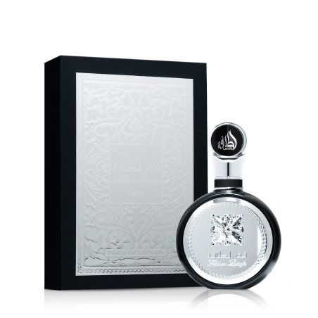 Lattafa Perfume Fakhar Black EDP 100 ml — изображение товара; крупный план; на белом фоне; самый близкий кадр