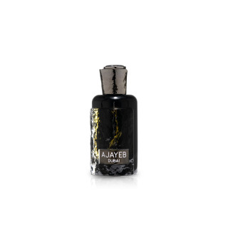Lattafa Perfume Ajayeb Dubai EDP 100 ml — toote vaade; lai kompositsioon; valgel taustal
