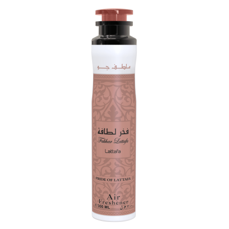 Lattafa Perfume Fakhar 300 ml — productweergave; close-up; op een witte achtergrond; nabije kadrering