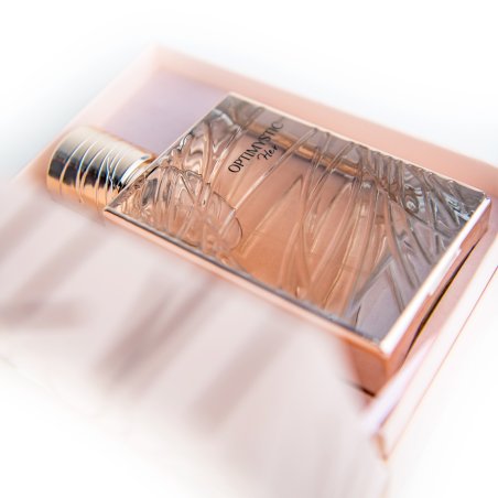 Fragrance World Optimystic for Her EDP 100 ml — изображение товара; крупный план; на белом фоне; самый близкий кадр
