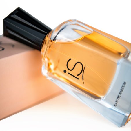 Fragrance World IS EDP 75 ml — изображение товара; очень крупный план; на белом фоне