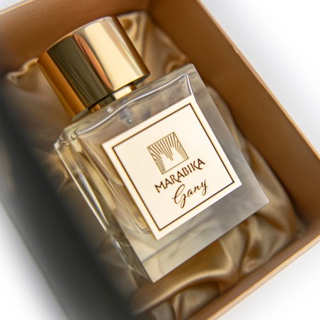 MARABIKA Gany Extrait de Parfum 100 ml — prodotto e confezione; dettaglio molto ravvicinato; su sfondo bianco