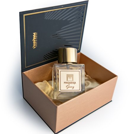 MARABIKA Gany Extrait de Parfum 100 ml — prodotto e confezione; primo piano; su sfondo bianco; inquadratura più ravvicinata