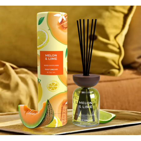 Gulf Orchid MELON & LIME 150 ml — toode stiliseeritud keskkonnas; väga lähivõte; puitpinnal
