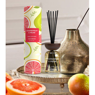Gulf Orchid GRAPEFRUIT & PEAR 150 ml — Produkt und Verpackung; sehr nahe Detailaufnahme; mit Duftbestandteilen