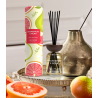 Gulf Orchid GRAPEFRUIT & PEAR 150 ml — Produkt und Verpackung; sehr nahe Detailaufnahme; mit Duftbestandteilen