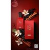 Fragrance World IS L'Amour Intense EDP 75 ml — toode ja pakend; väga lähivõte; valgel taustal; kõige laiem kadreering