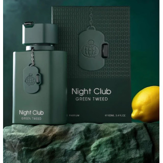 Fragrance World Night Club Green Tweed EDP 100 ml — productweergave; zeer nabije close-up; op een lichte achtergrond