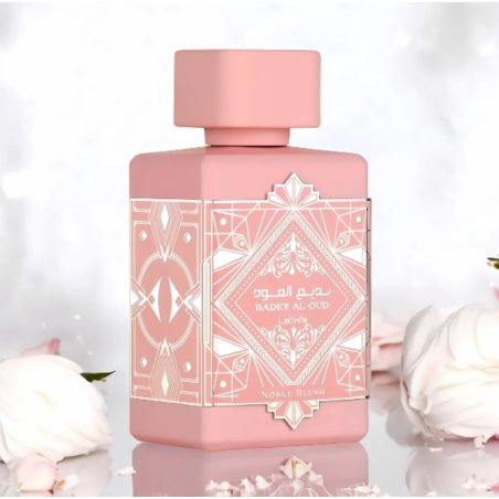 Lattafa Perfume Bade'e Al Oud Noble Blush EDP 100 ml — изображение товара; крупный план; на светлом фоне