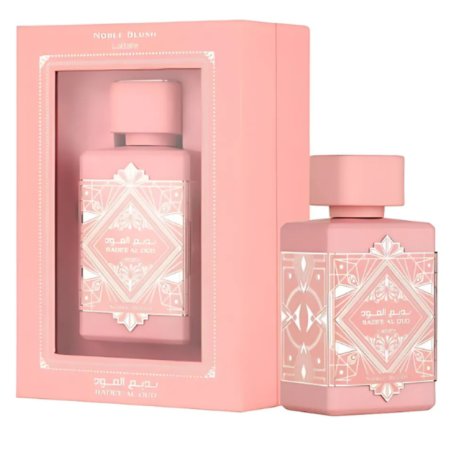 Lattafa Perfume Bade'e Al Oud Noble Blush EDP 100 ml — упаковка товара; очень крупный план; на белом фоне