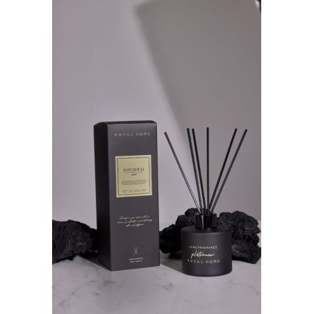 Royal Platinum Platinum PATCHOULI 120 ml — productverpakking; zeer nabije close-up; op een witte achtergrond