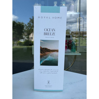 Platinum OCEAN BREEZE 120 ml — product in een gestileerde setting; zeer nabije close-up; buiten; meest nabije kadrering