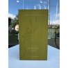ROYAL OUD EDP 100 ml — товар в стилизованной композиции; очень крупный план; на открытом воздухе; самый широкий кадр
