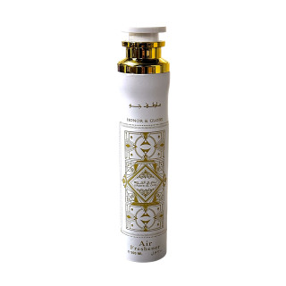 Lattafa Perfume Badee Al Oud Honor & Glory 300 ml — изображение товара; крупный план; на тёмном фоне