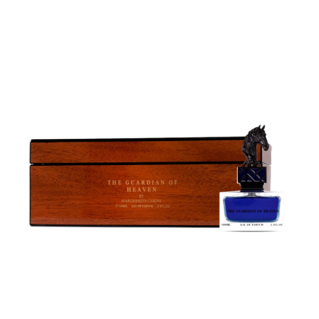 Aurora Scents The Guardian of Heaven EDP 100 ml — produktas stilizuotoje aplinkoje; visa kompozicija; ant medinio paviršiaus