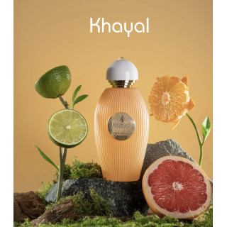 Paris Corner Khayal EDP 100 ml — товар в стилизованной композиции; очень крупный план; с ингредиентами аромата