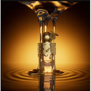 Gulf Orchid Oh Honey EDP 100 ml — изображение товара; очень крупный план; на тёмном фоне