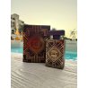 Fragrance World Intro Sweet Narcos EDP 80 ml — produkt ve stylizované kompozici; velmi detailní záběr; na bílém pozadí