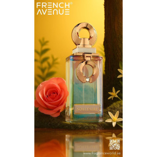 Fragrance World Solitaire EDP 100 ml — produkt ve stylizované kompozici; velmi detailní záběr; s květinami; nejbližší záběr
