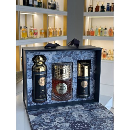Desert Angel SET 3 in 1 EDP 100 ml — productweergave; zeer nabije close-up; op een witte achtergrond; meest nabije kadrering