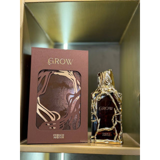 Fragrance World Grow Extrait de Parfum 100 ml — productverpakking; zeer nabije close-up; op een witte achtergrond
