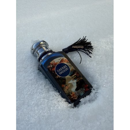 Fragrance World Safari Breeze Extrait de Parfum 100 ml — toote vaade; väga lähivõte; valgel taustal; lähim kadreering