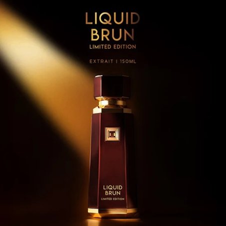 Fragrance World Liquid Brun LIMITED EDITION Extrait de Parfum 150 ml — изглед на продукта; близък план; на тъмен фон