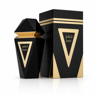 Fragrance World Jamr Black EDP 100 ml — упаковка товара; крупный план; на белом фоне; самый близкий кадр