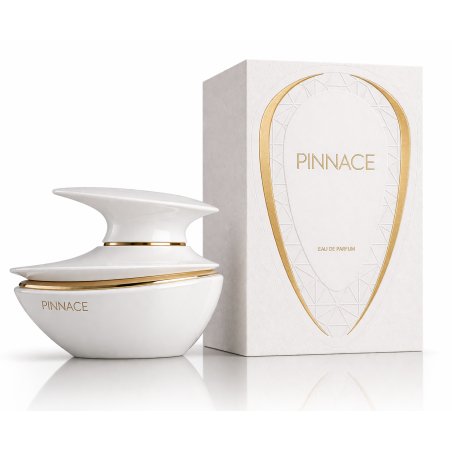Fragrance World Pinnace White EDP 100 ml — упаковка товара; крупный план; на белом фоне; самый широкий кадр