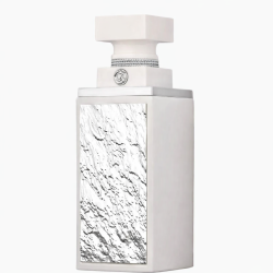 Fragrance World Varakh Silver EDP 100 ml — товар спереди; крупный план; на белом фоне