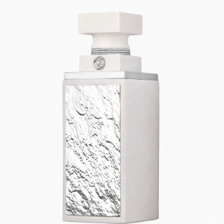 Fragrance World Varakh Silver EDP 100 ml — товар спереди; крупный план; на белом фоне