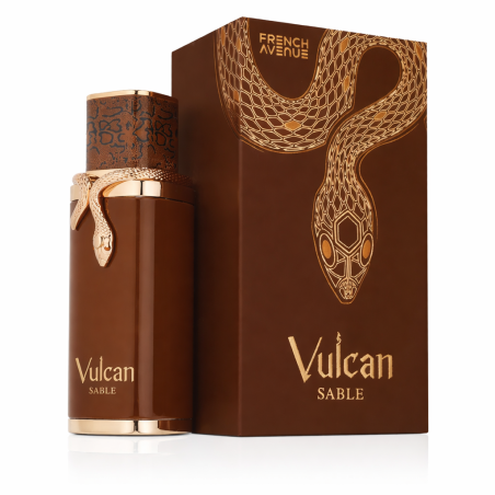 Fragrance World Vulcan Sable EDP 100 ml — produktemballasje; svært tett nærbilde; på hvit bakgrunn