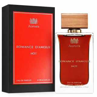 Romance D’Amour Hot EDP 100 ml — товар в стилизованной композиции; очень крупный план; на деревянной поверхности; средний план