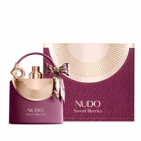 Fragrance World Nudo Sweet Berries EDP 100 ml — produkt og emballage; nærbillede; på hvid baggrund; tætteste udsnit