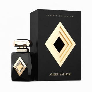 Fragrance World Amber Saffron Extrait Extrait de Parfum 80 ml — productverpakking; close-up; op een witte achtergrond