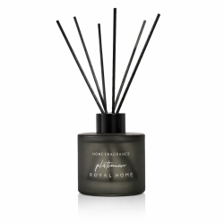 Royal Platinum Platinum PINEAPLLE 120 ml — товар спереди; крупный план; на белом фоне