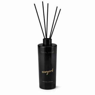 Royal Platinum Black Series NEW YORK EDP 200 ml — produktas iš priekio; artimas vaizdas; baltame fone