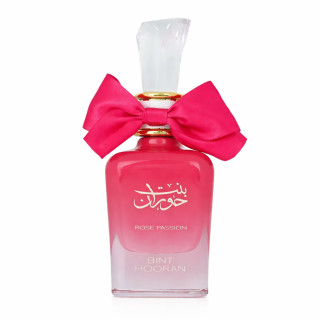 Lattafa Perfume Bint Hooran Rose Passion EDP 100 ml — товар спереди; крупный план; на белом фоне