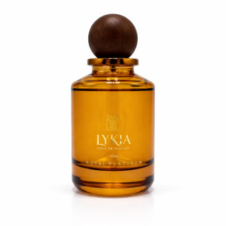 Royal Platinum LYKIA Extrait de Parfum 100 ml — produktas iš priekio; visa kompozicija; baltame fone