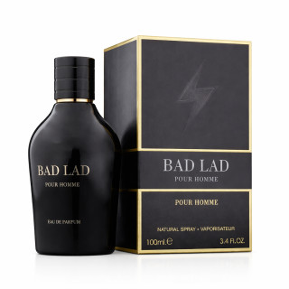 Fragrance World Bad Lad EDP 100 ml — товар и упаковка; крупный план; на белом фоне; самый близкий кадр